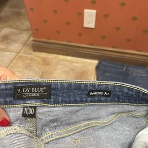 Judy Blue Boyfriend Jeans 11/30